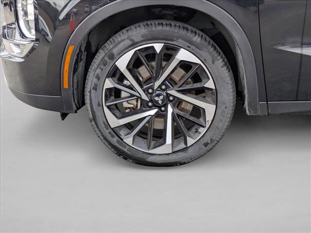 Used 2024 Mitsubishi Outlander SE image 9