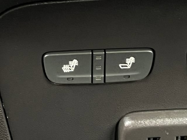 Used 2024 Chevrolet Equinox Premier AWD/4WD image 41