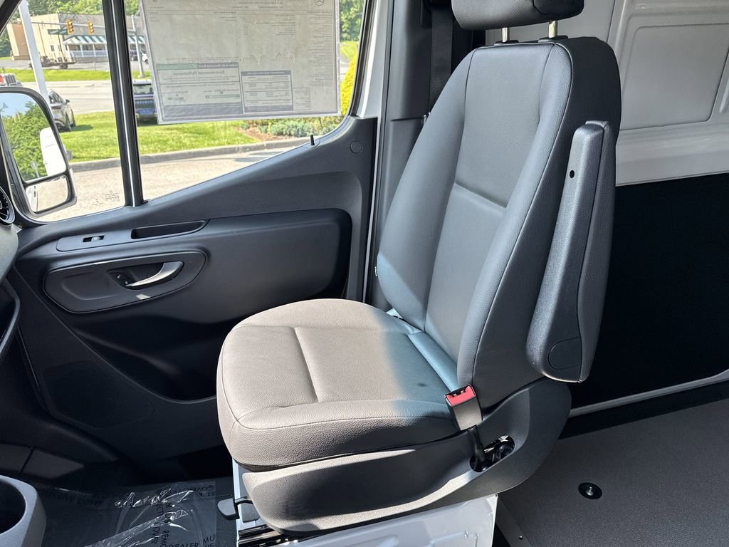 New 2025 Mercedes-Benz Sprinter 2500 image 24