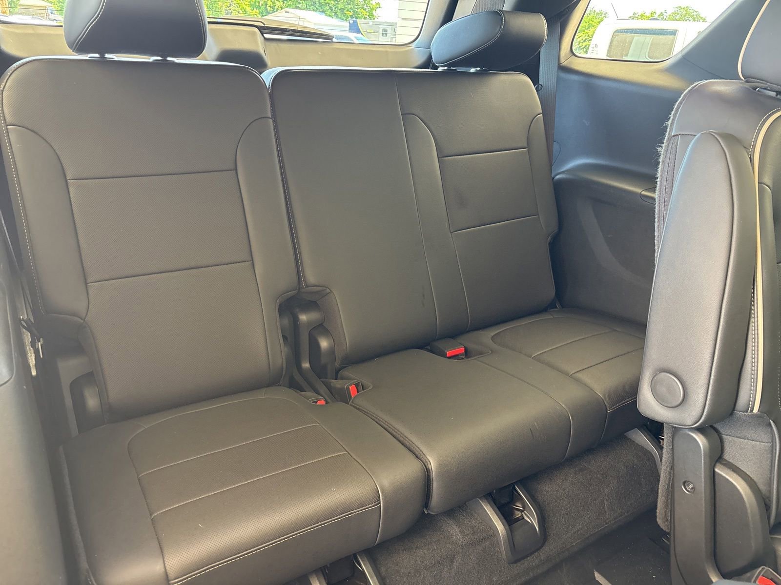 Used 2023 Chevrolet Traverse Premier w/ Redline Edition FWD image 23