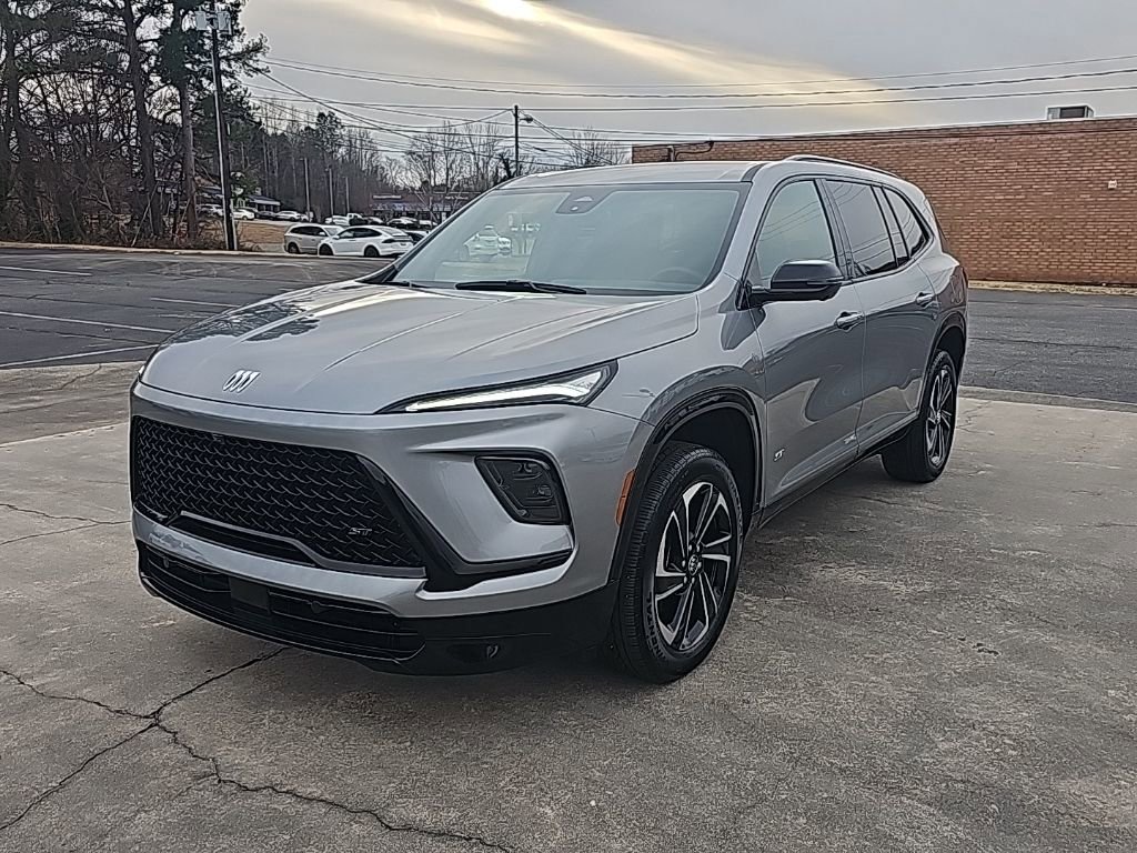 Certified 2025 Buick Enclave Sport Touring image 4