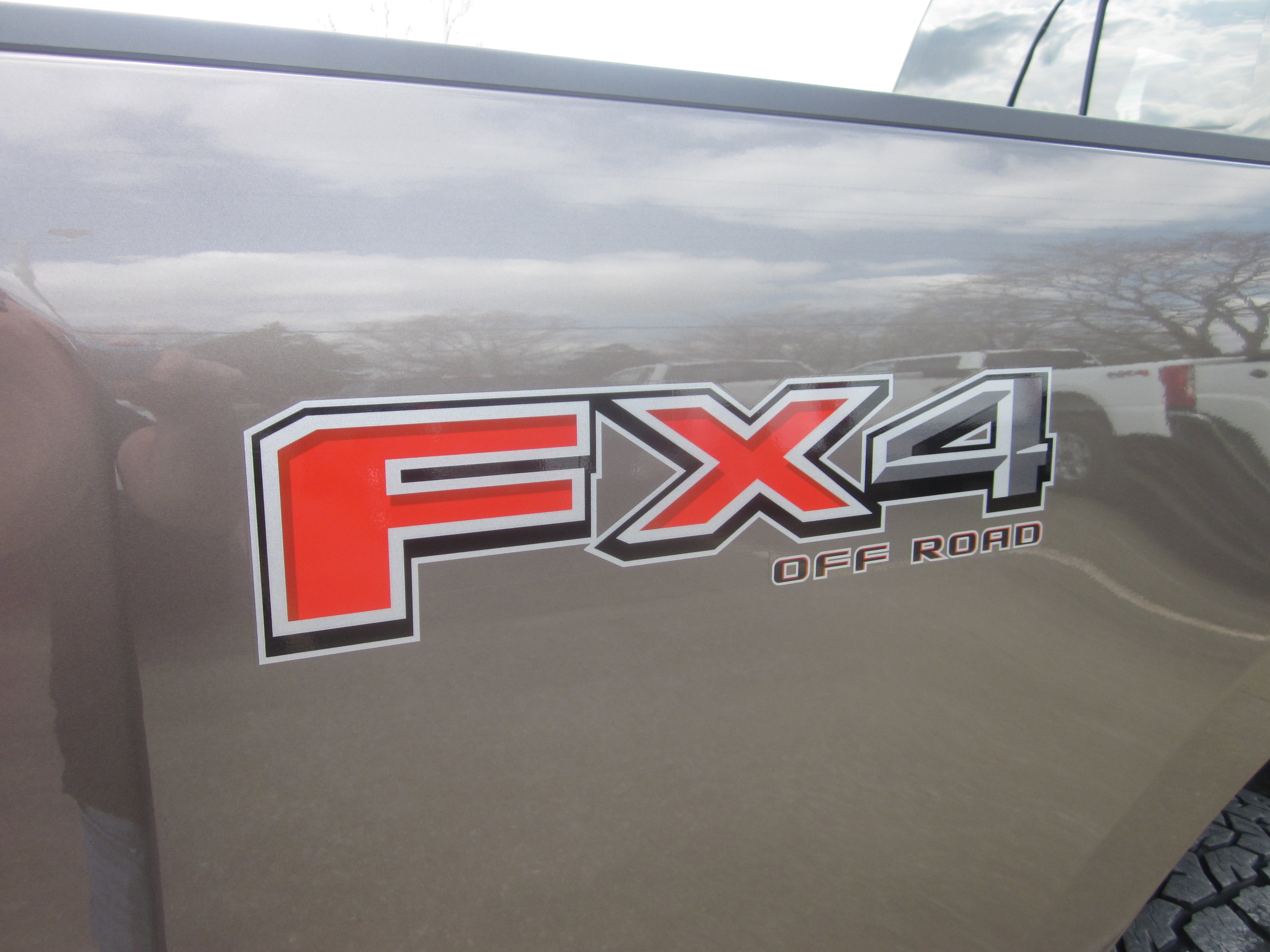 Used 2023 Ford F350 Lariat w/ FX4 Off-Road Package image 9