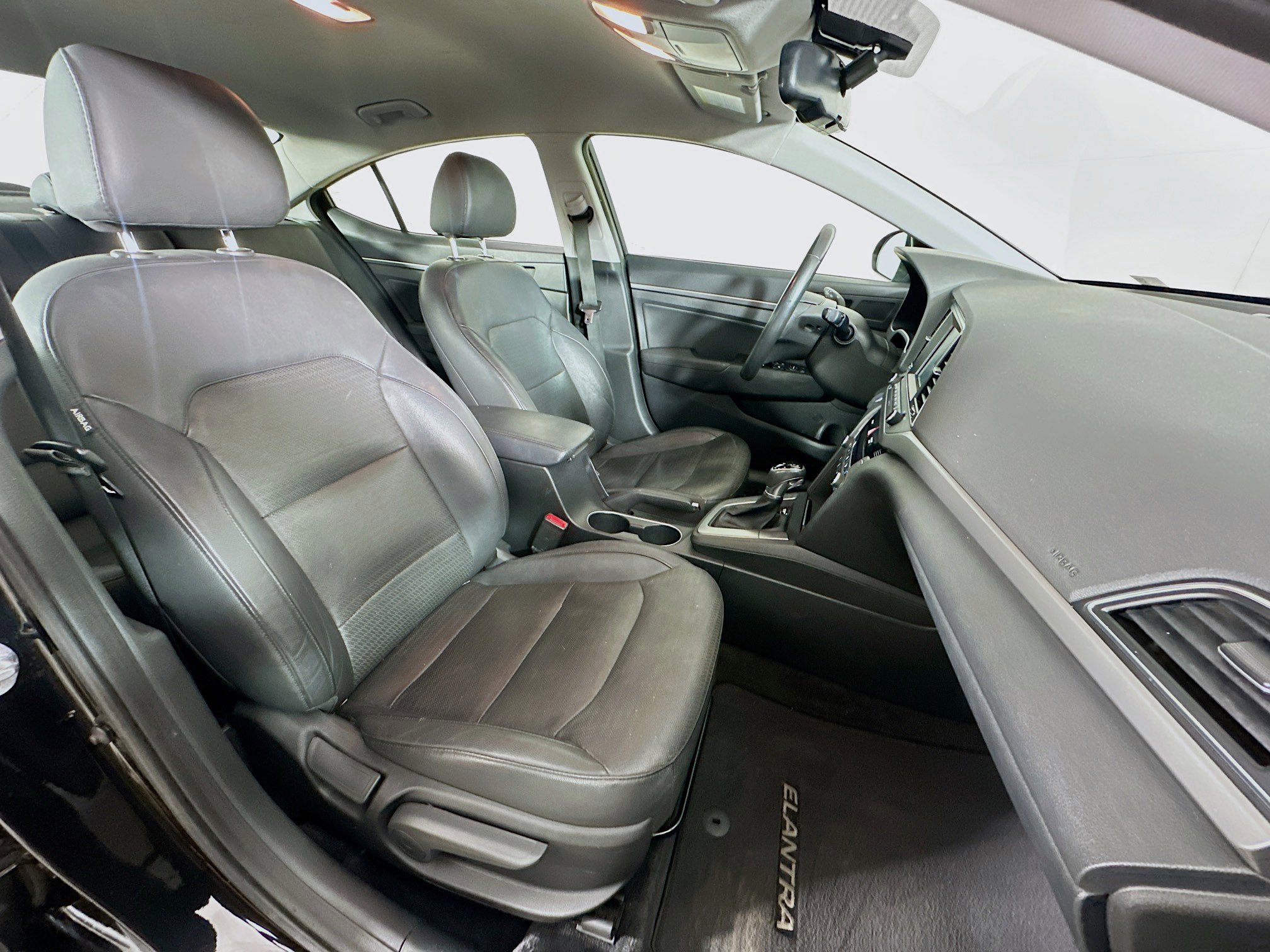 Used 2017 Hyundai Elantra Limited FWD image 29