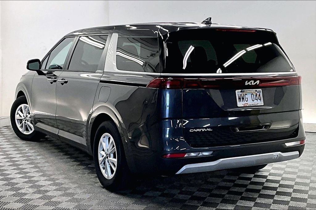 Used 2023 Kia Carnival LX FWD image 10