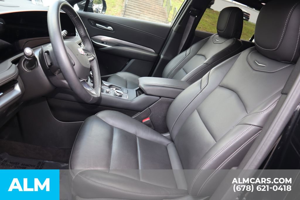 Used 2025 Cadillac XT4 Premium Luxury image 11