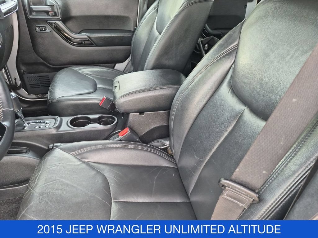 Used 2015 Jeep Wrangler Unlimited Sahara AWD/4WD image 14