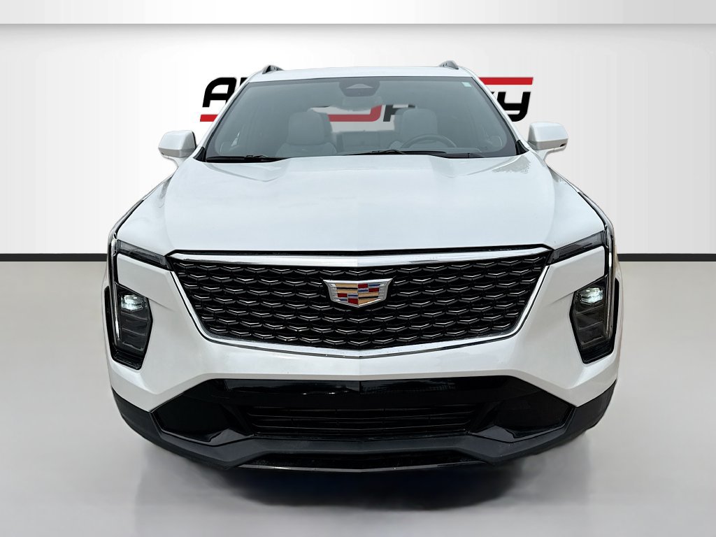 Used 2024 Cadillac XT4 Sport AWD/4WD image 2