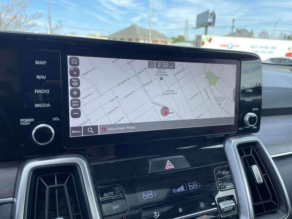 Certified 2022 Kia Sorento EX w/ Panoramic Sunroof Package image 14