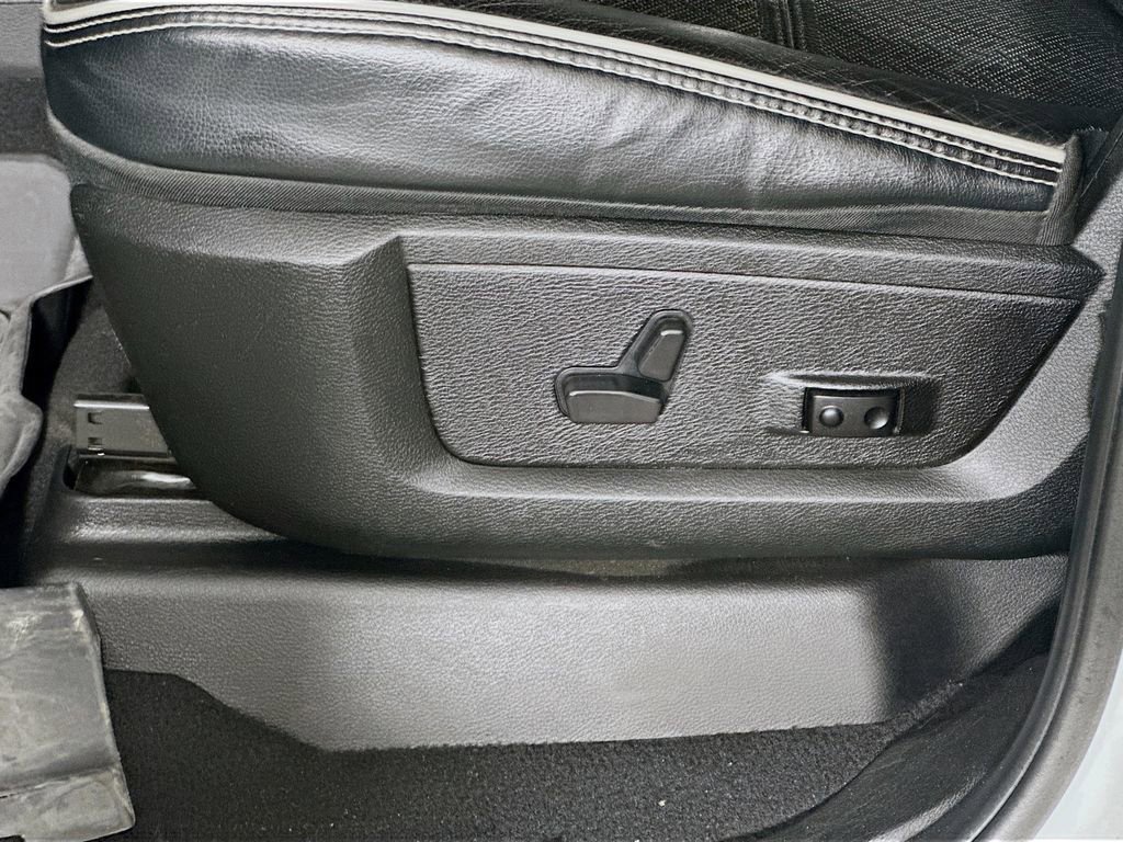 Used 2024 RAM 2500 Laramie w/ Sport Appearance Package image 23