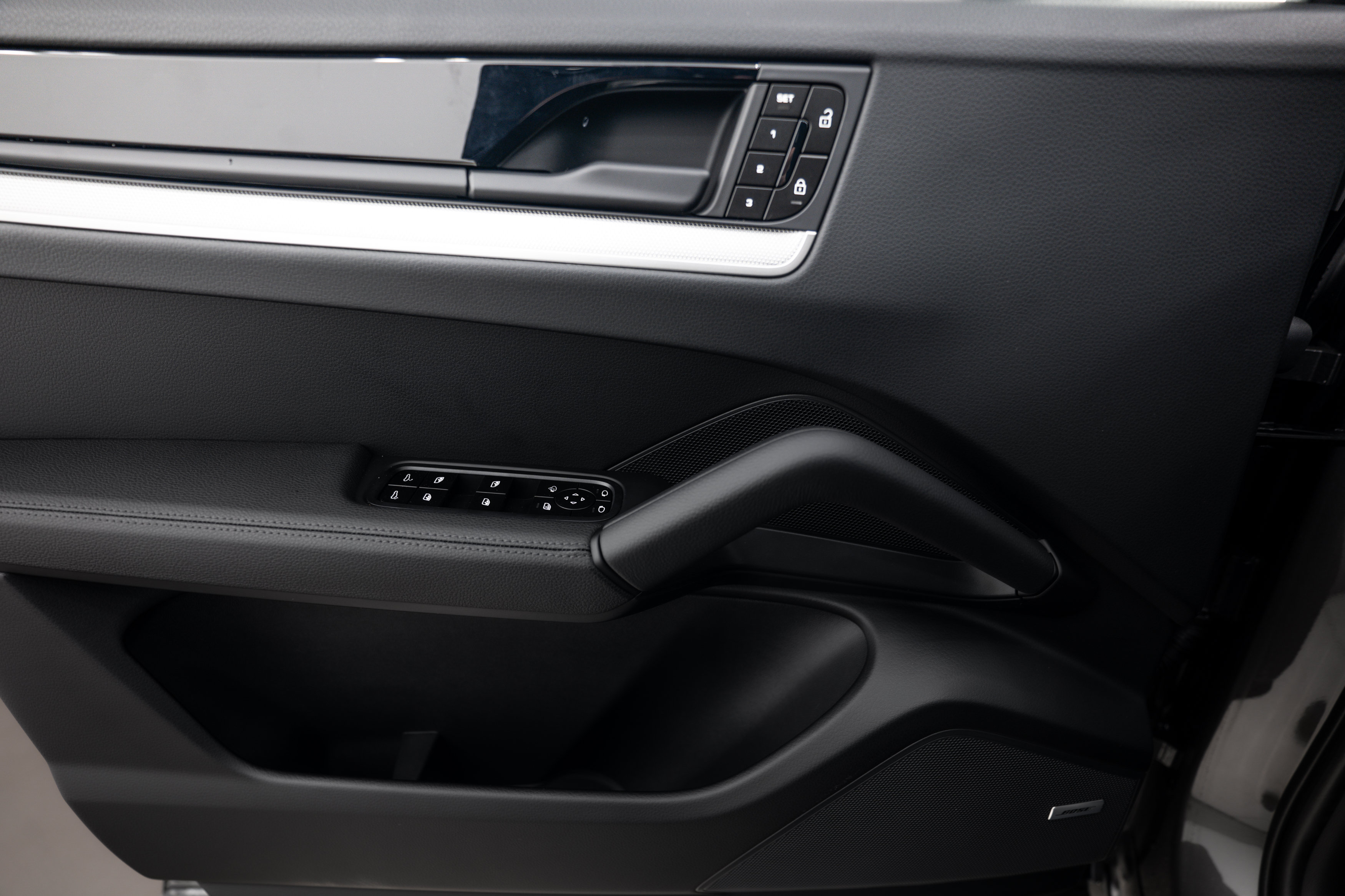 Certified 2026 Porsche Cayenne AWD/4WD image 17