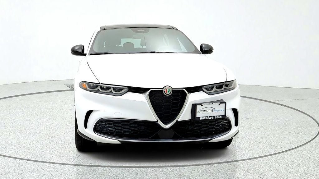 Used 2024 Alfa Romeo Tonale Ti AWD/4WD image 2