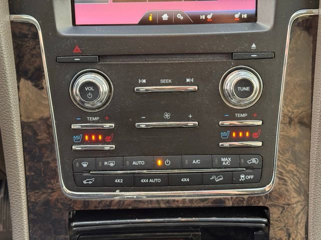 Used 2015 Lincoln Navigator L 4WD image 18