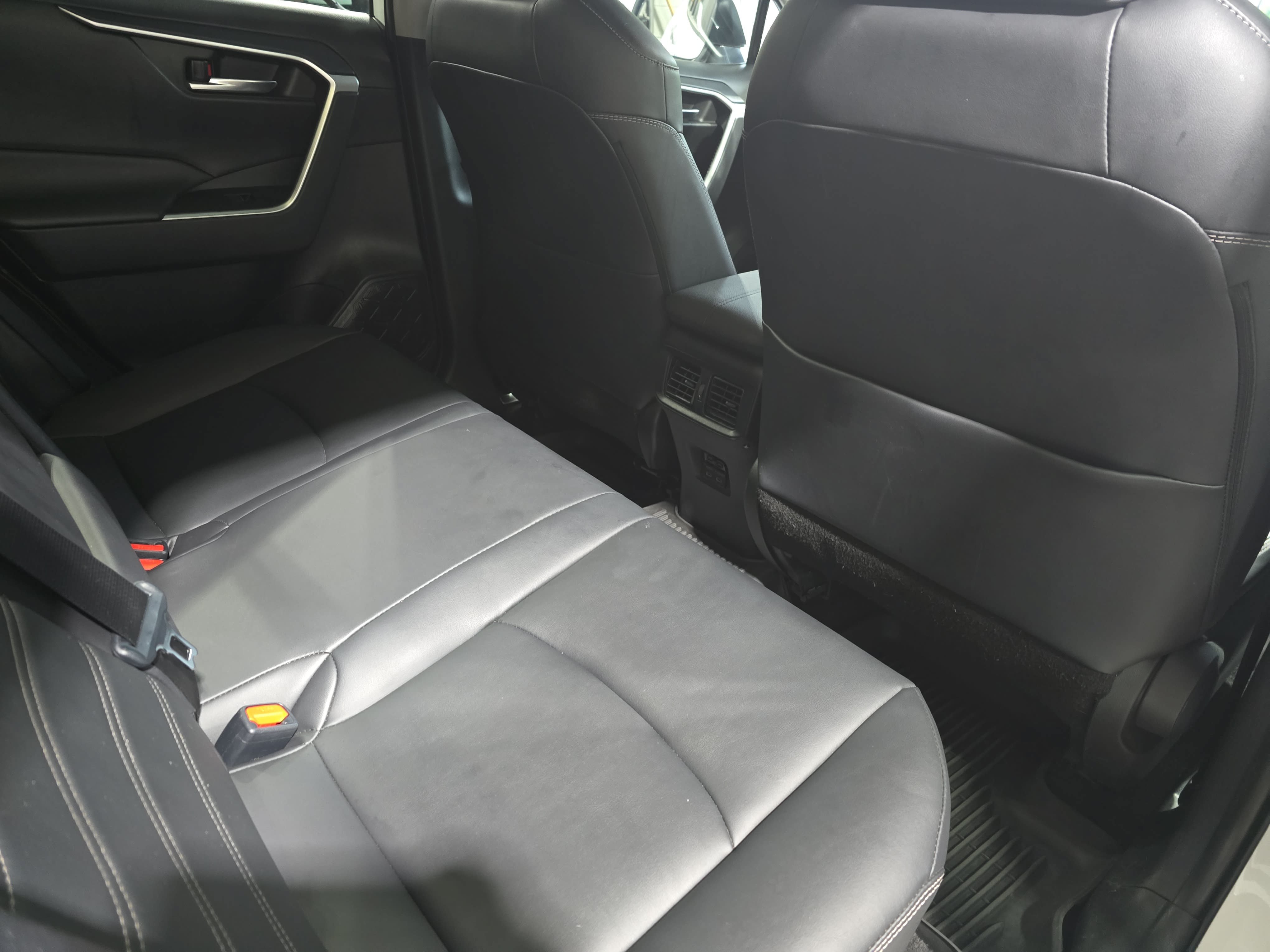 Used 2024 Toyota RAV4 XLE Premium FWD image 11