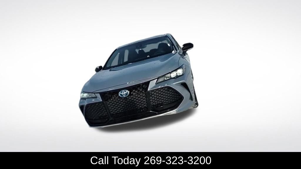 Used 2022 Toyota Avalon XSE image 8