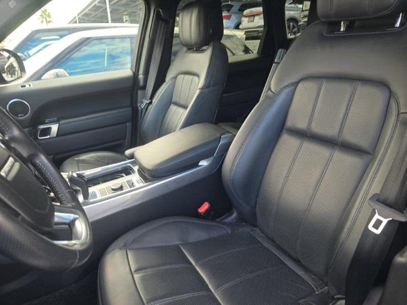Used 2020 Land Rover Range Rover Sport HSE image 5