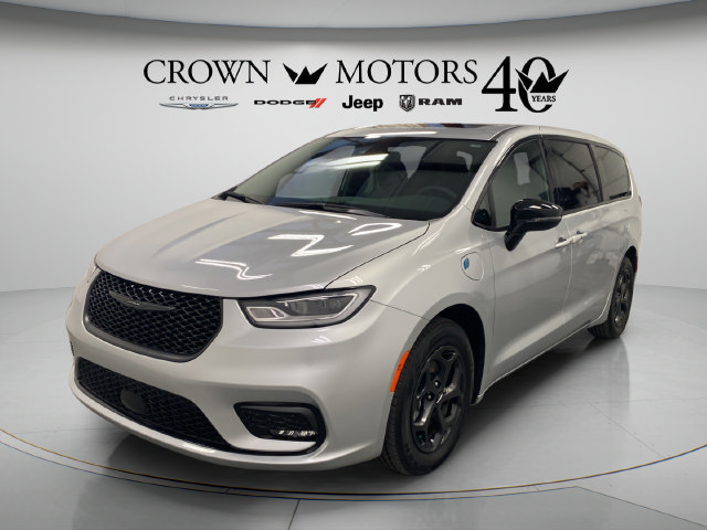 Used 2023 Chrysler Pacifica Limited w/ S Appearance Package