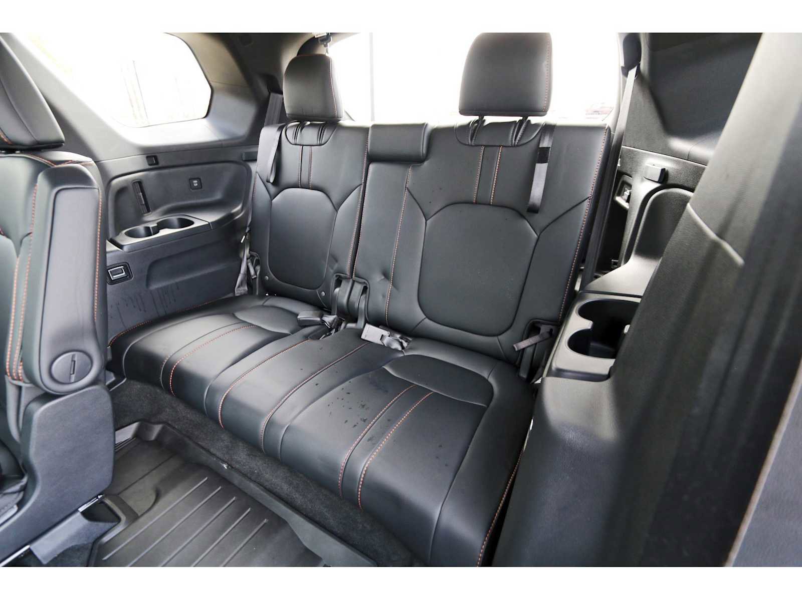 Used 2025 Honda Pilot TrailSport image 14