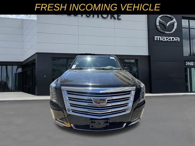 Used 2018 Cadillac Escalade Platinum image 2