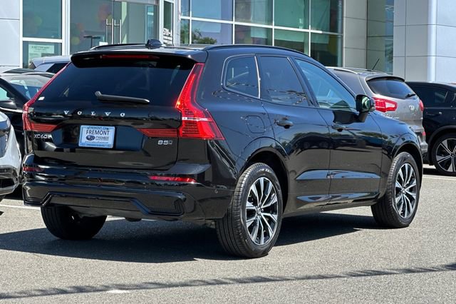 Used 2025 Volvo XC60 B5 Plus AWD/4WD image 4
