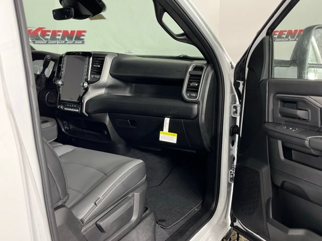 New 2026 RAM 3500 Tradesman AWD/4WD image 24