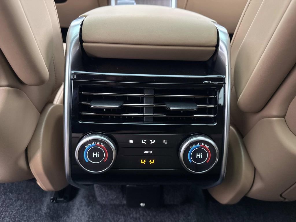 New 2026 Land Rover Range Rover SE image 14