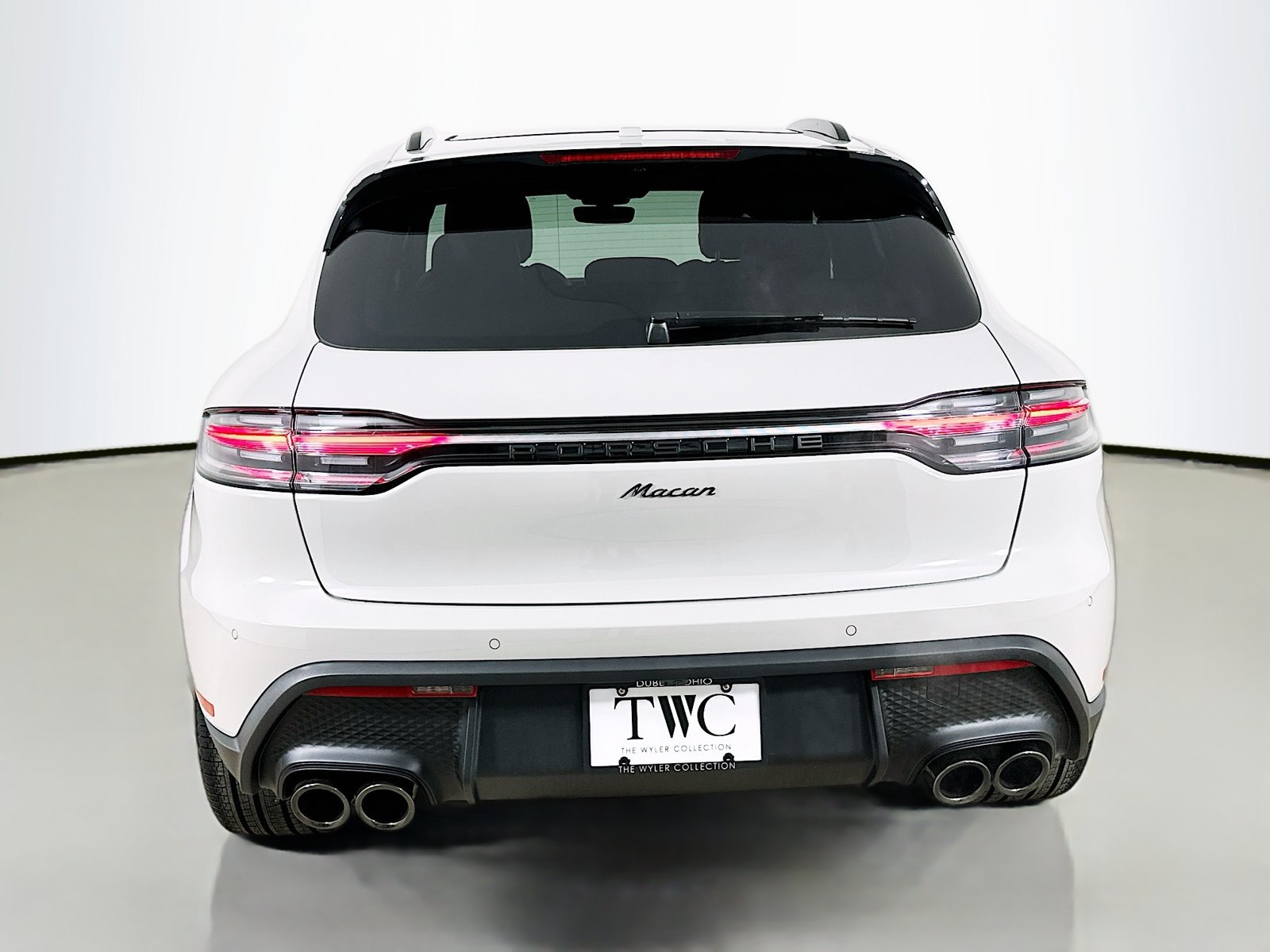 New 2026 Porsche Macan AWD/4WD image 6