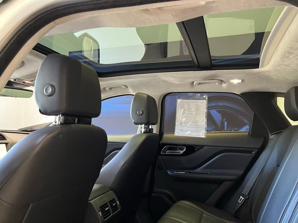Used 2019 Jaguar F-PACE Premium AWD/4WD image 25