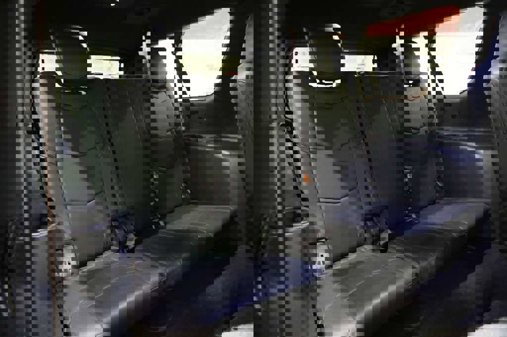 Used 2020 Cadillac Escalade ESV Platinum AWD/4WD image 29