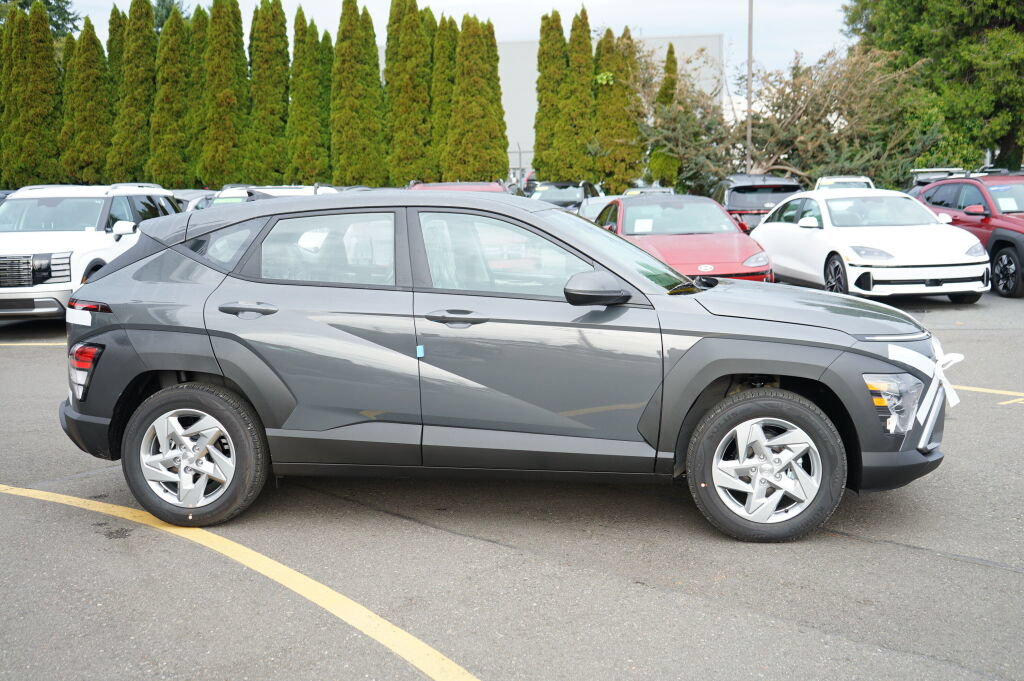 Used 2026 Hyundai Kona SE FWD image 4