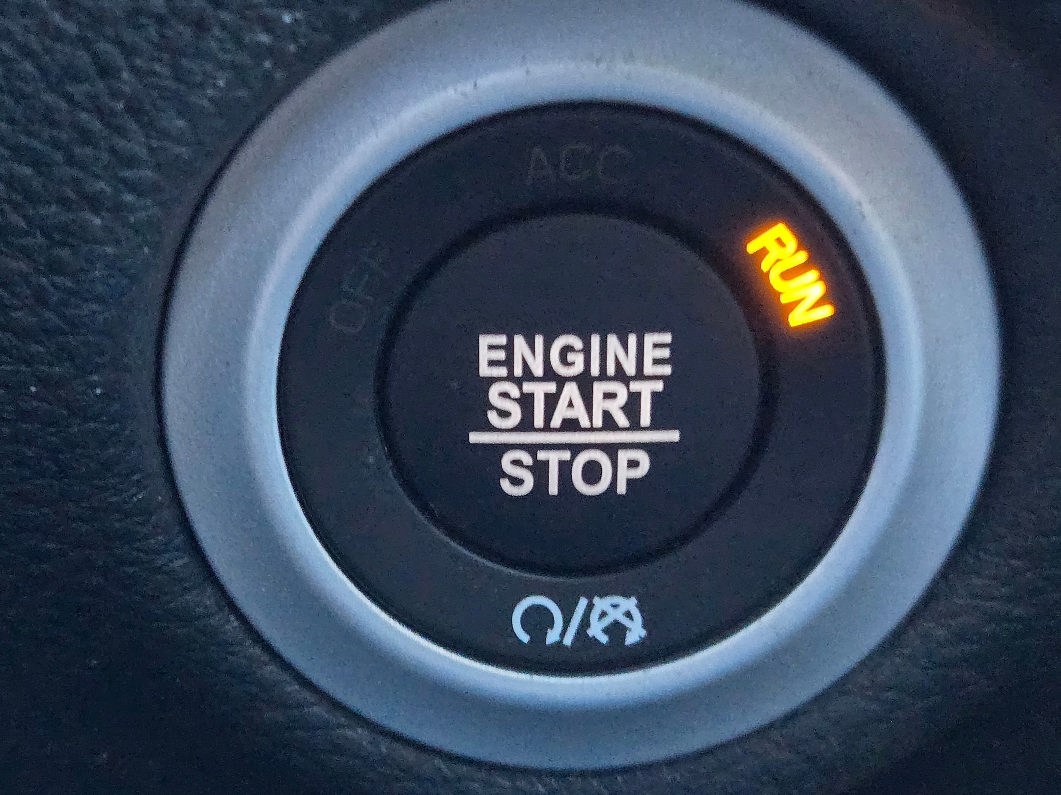 New 2026 Chrysler Pacifica Limited w/ Uconnect Theater Family Group image 15