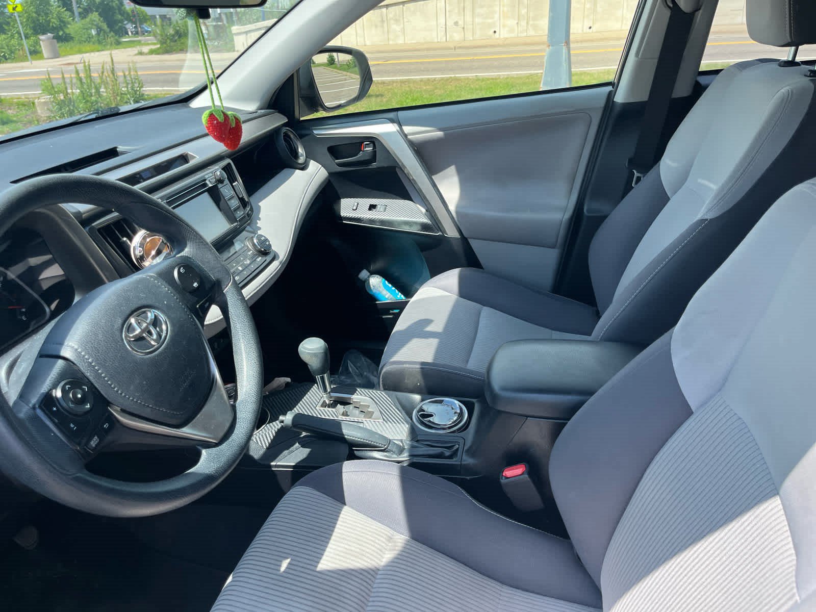 Used 2013 Toyota RAV4 XLE AWD/4WD image 9