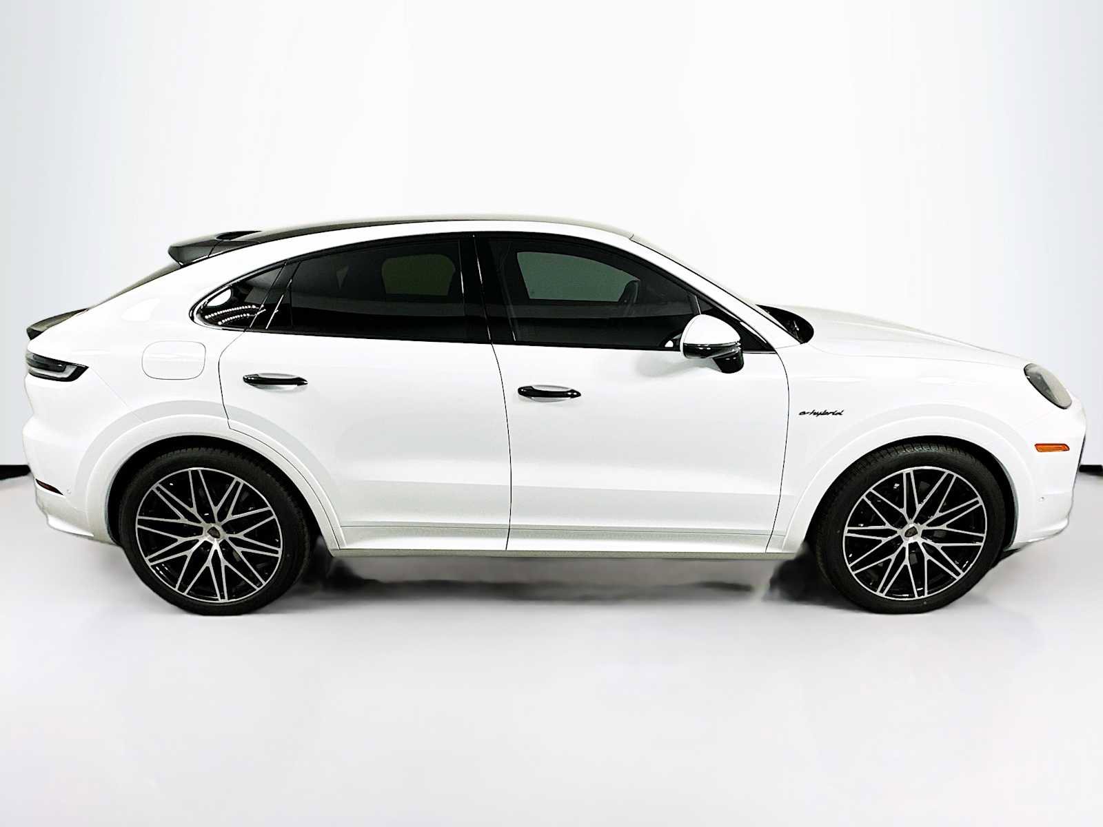 New 2025 Porsche Cayenne Turbo image 32