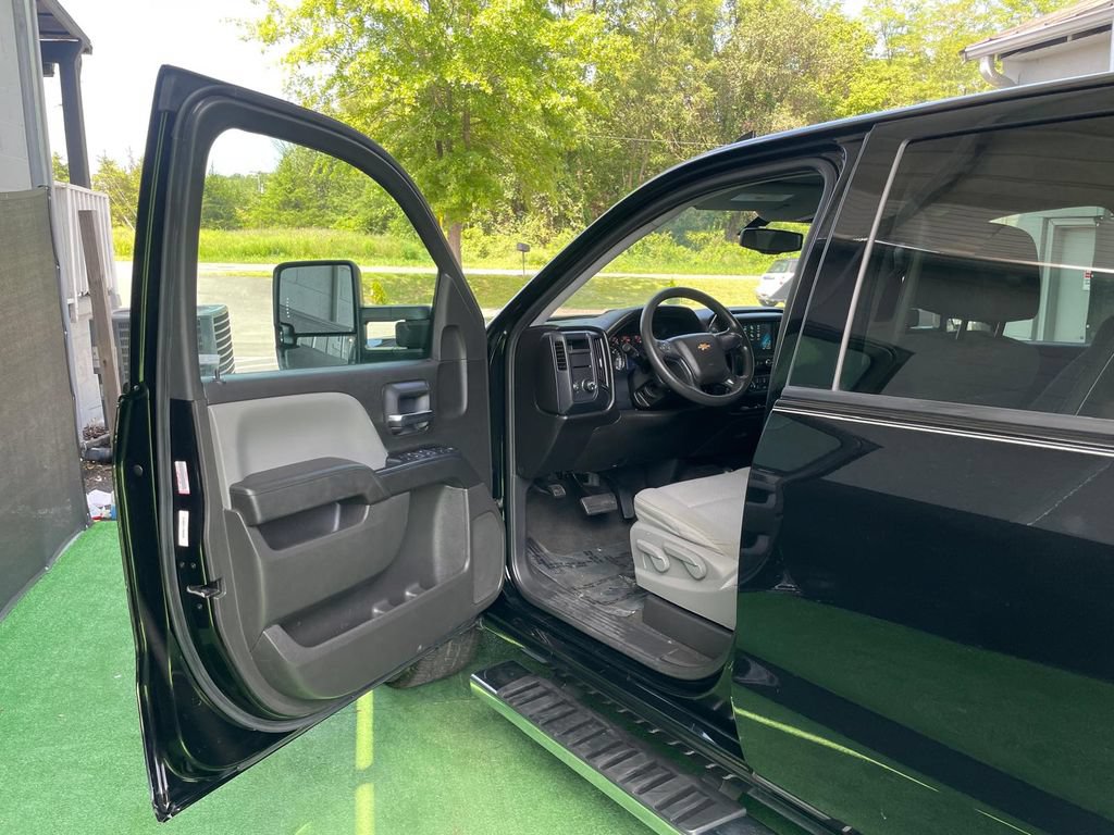 Used 2018 Chevrolet Silverado 1500 Custom w/ Custom Value Package AWD/4WD image 35