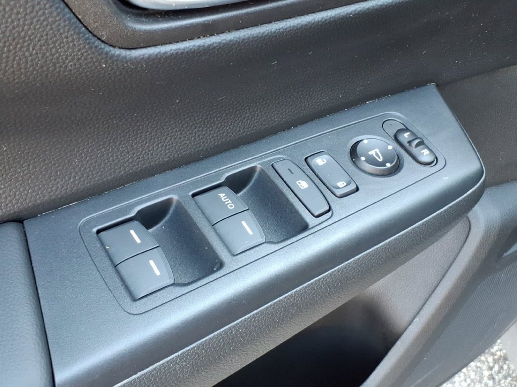 Used 2024 Honda CR-V LX image 11