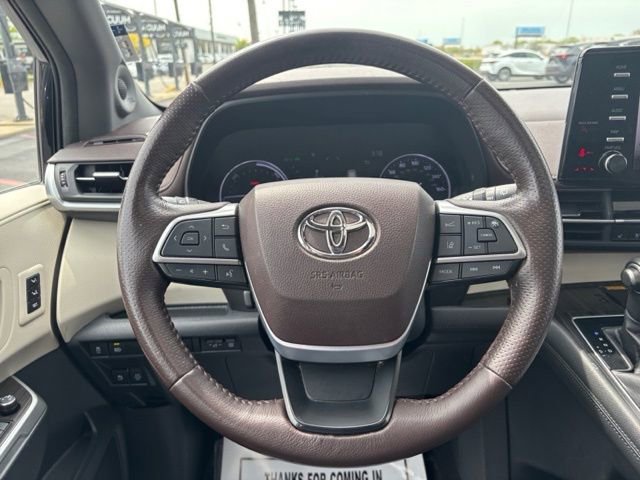 Used 2021 Toyota Sienna Platinum AWD/4WD image 13
