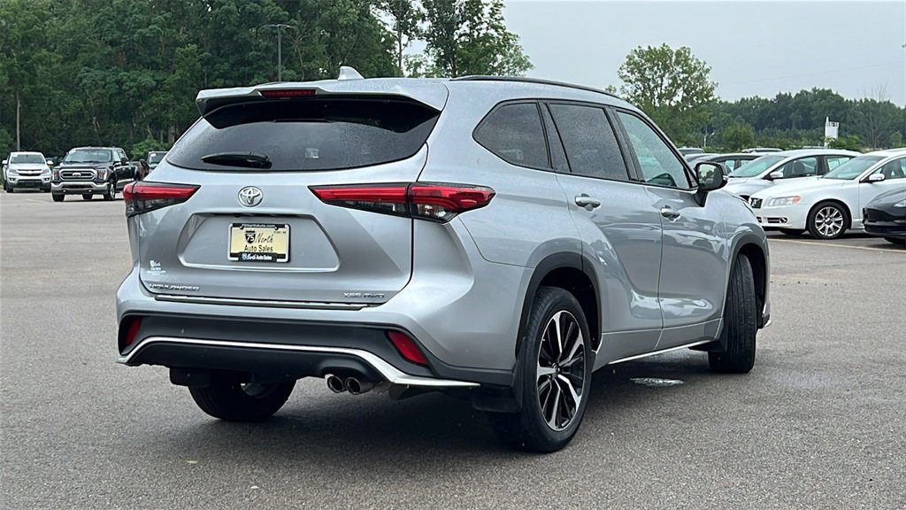 Used 2022 Toyota Highlander XSE image 5