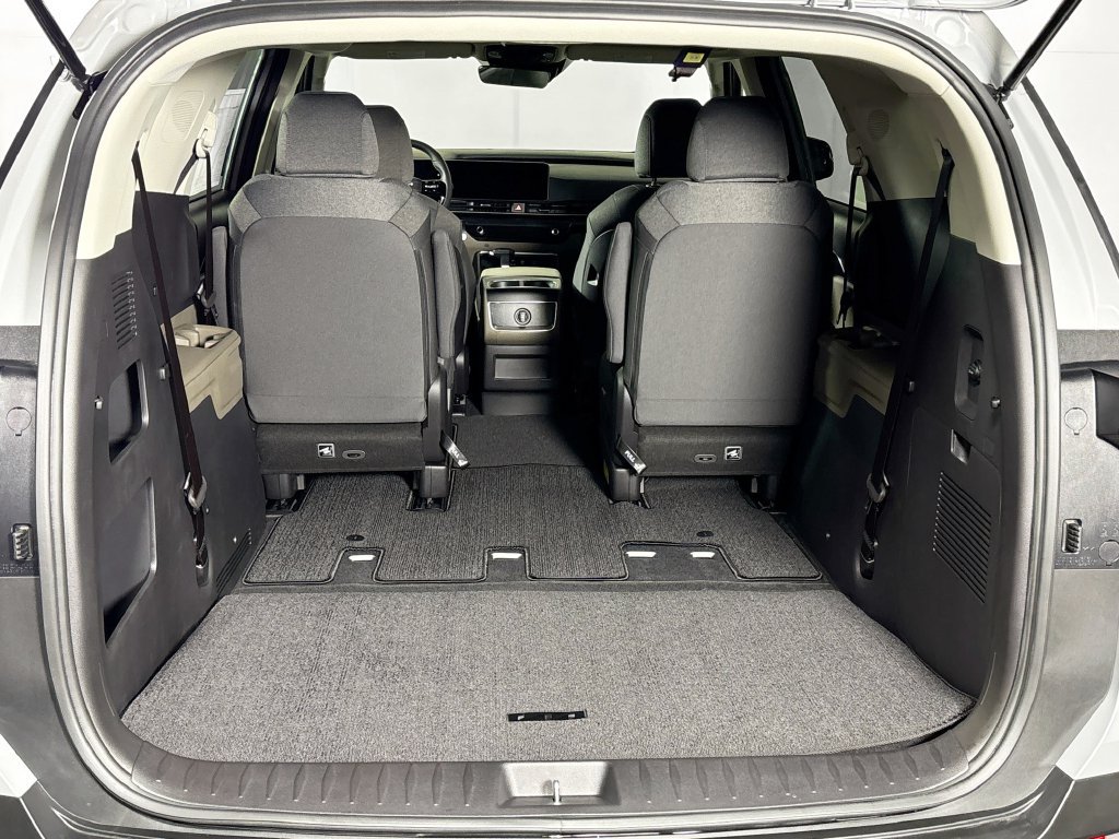 New 2027 Kia Carnival LX FWD image 20