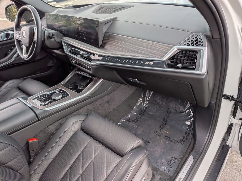 Certified 2024 BMW X5 xDrive50e w/ Premium Package image 10