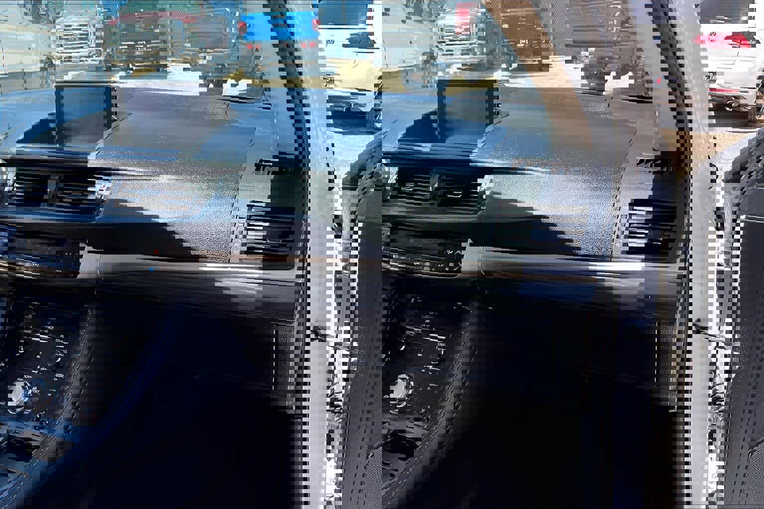 Used 2014 Lexus CT 200h FWD image 18