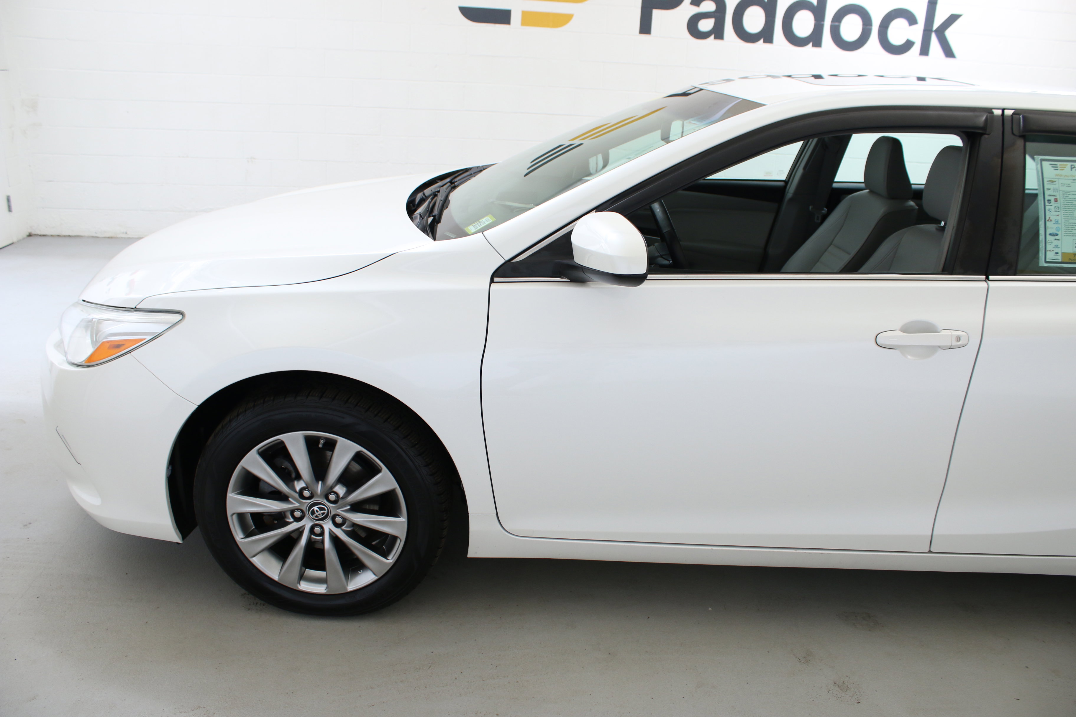 Used 2017 Toyota Camry XLE FWD image 5
