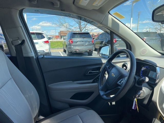Used 2015 Chevrolet Trax LT w/ LPO, Cargo Package image 30