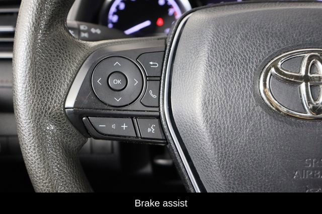 Used 2020 Toyota Camry LE image 8