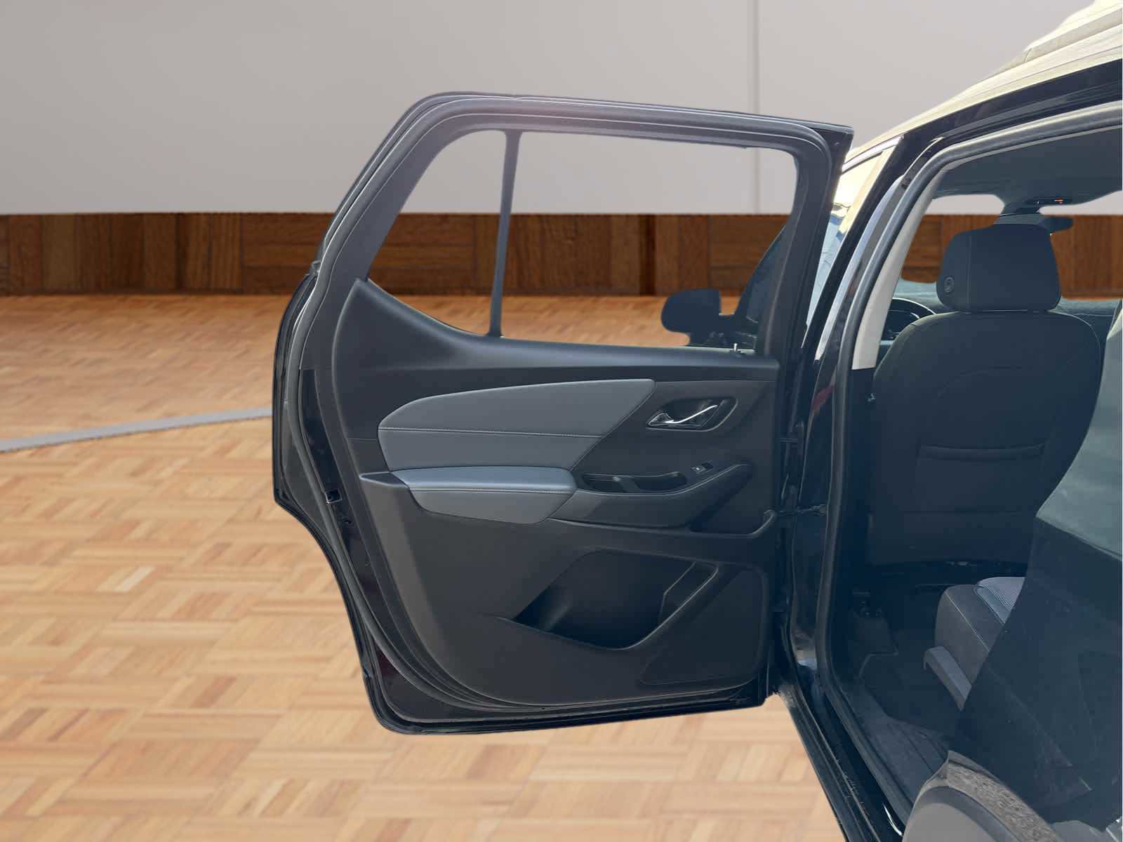 Used 2019 Chevrolet Traverse LT image 11