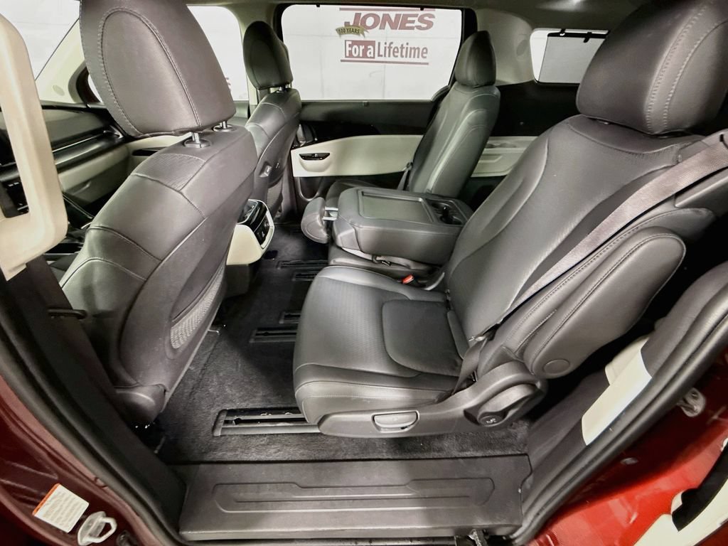 Used 2024 Kia Carnival SX Prestige FWD image 29