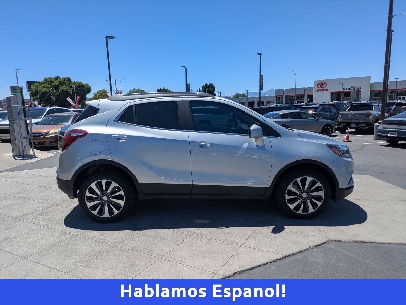 Used 2022 Buick Encore Preferred w/ Safety Package AWD/4WD image 2