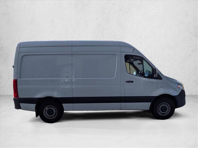 Used 2023 Mercedes-Benz Sprinter 1500 image 4
