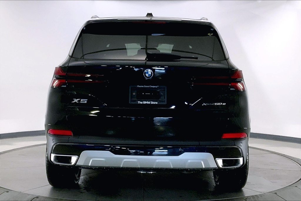 New 2026 BMW X5 xDrive50e w/ Climate Comfort Package AWD/4WD image 3