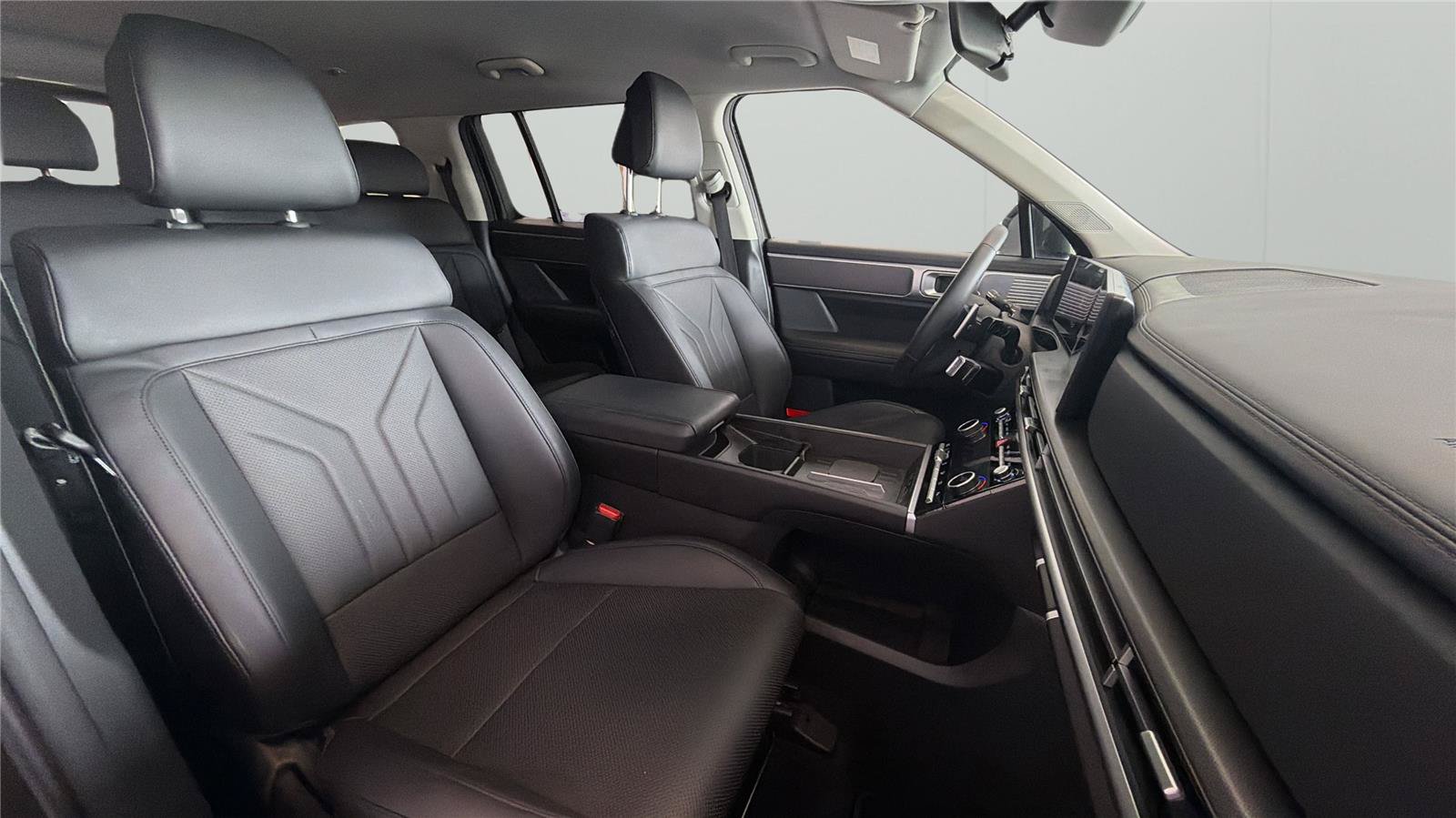 Certified 2025 Hyundai Santa Fe SEL FWD image 14