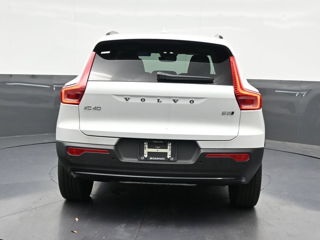 New 2026 Volvo XC40 B5 Plus w/ Climate Package AWD/4WD image 4