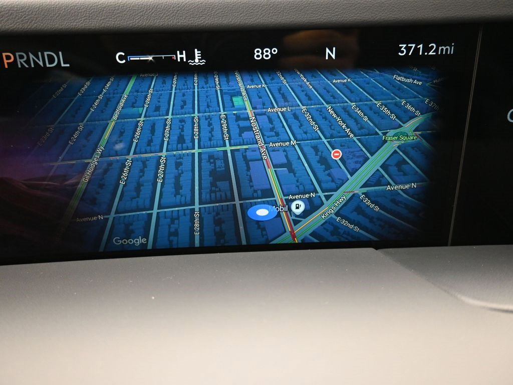 Used 2025 Lincoln Nautilus Reserve image 16